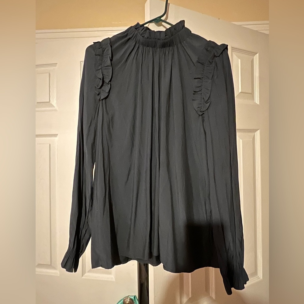 Boutique navy top